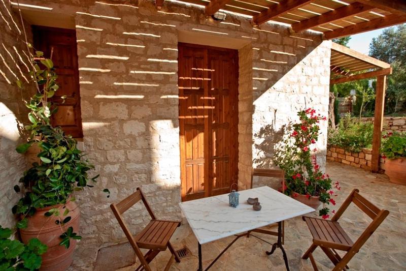Aoritis Villas Lampini Habitación foto